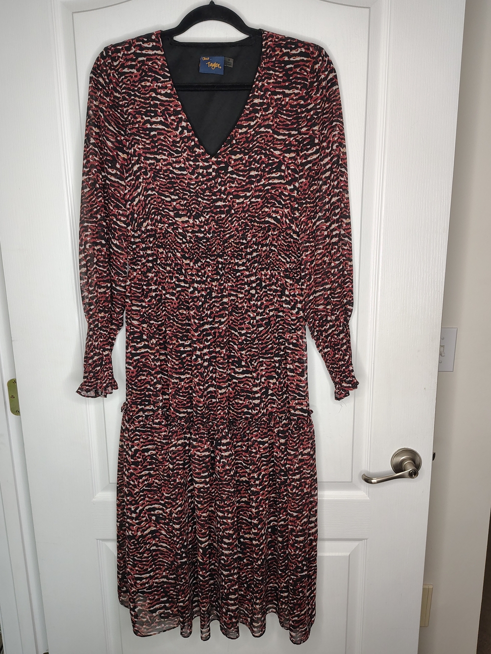 Just...Taylor Pink and Black Abstract V-Neck Maxi Dress